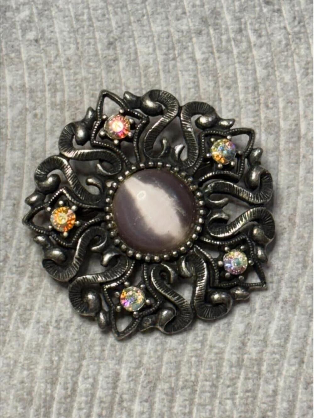 Vintage Silver Tone Filigree Brooch with Cat's Eye Stone